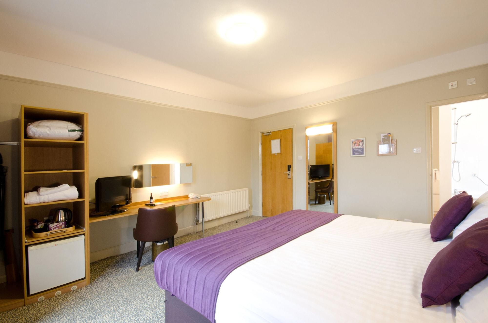 The Corner House Hotel Тонтон Экстерьер фото