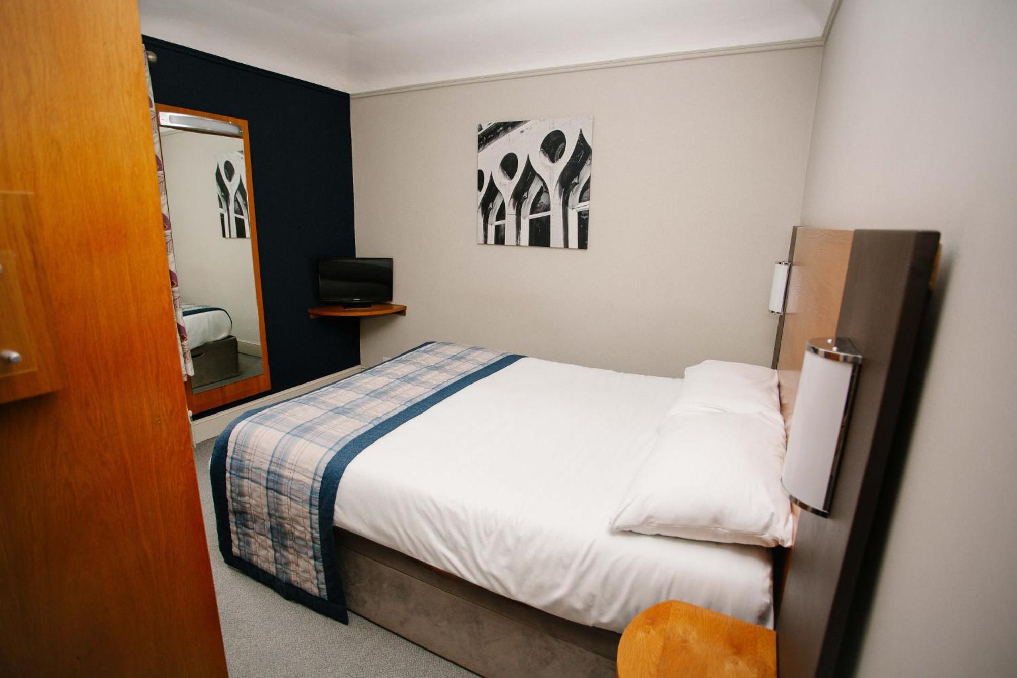 The Corner House Hotel Тонтон Экстерьер фото