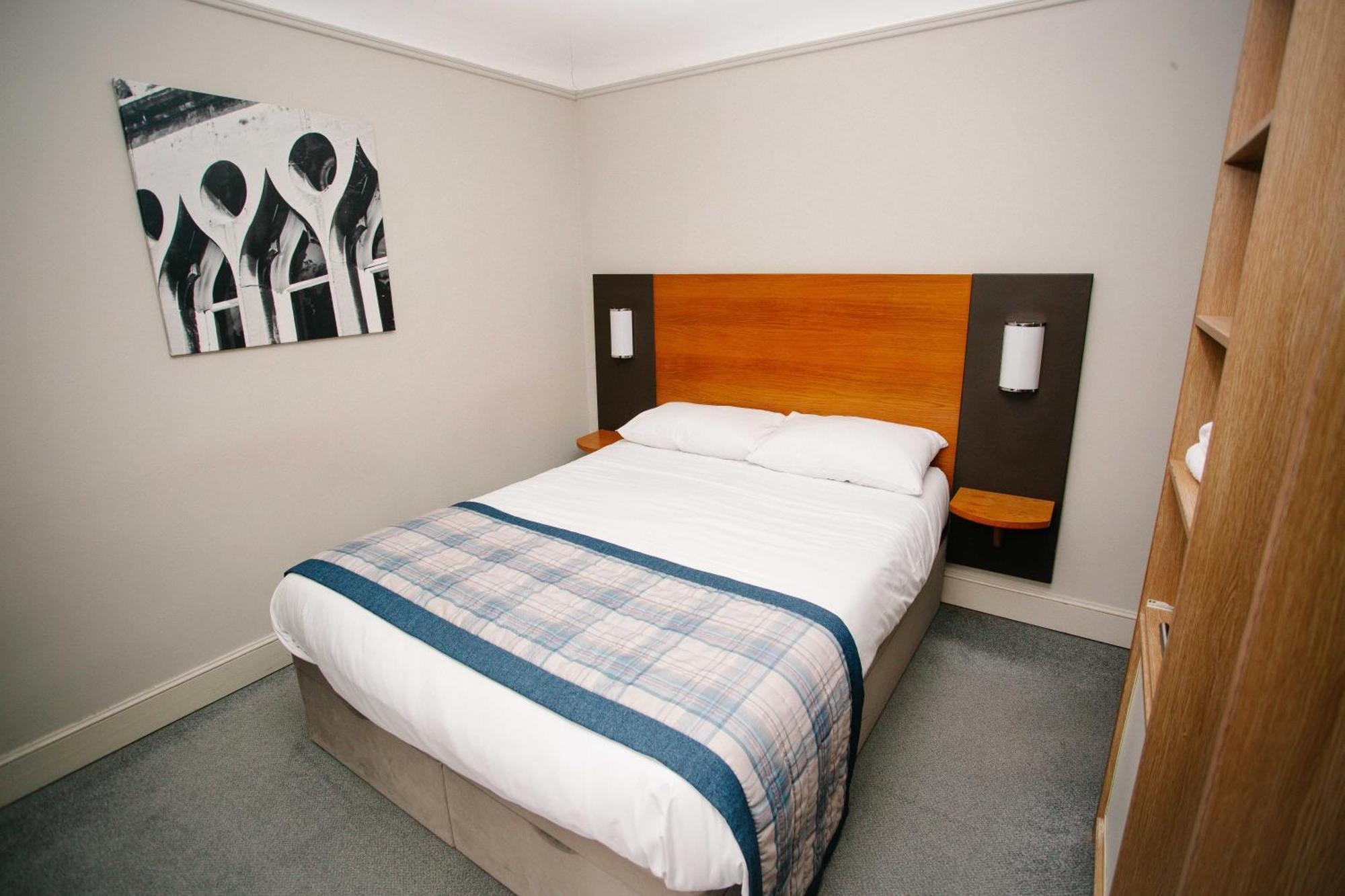 The Corner House Hotel Тонтон Экстерьер фото